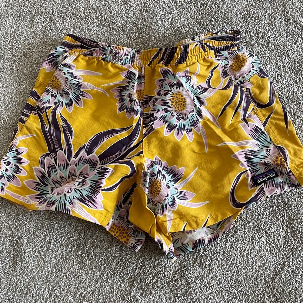 Patagonia Barely Baggie Short Sz XS